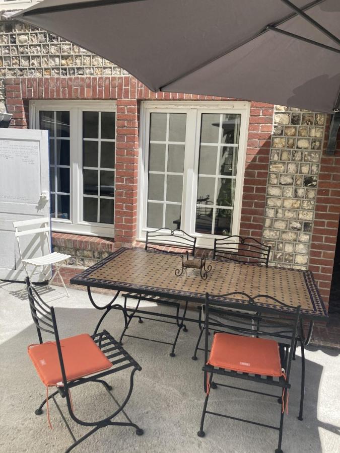 Maison A 50 Metres De La *